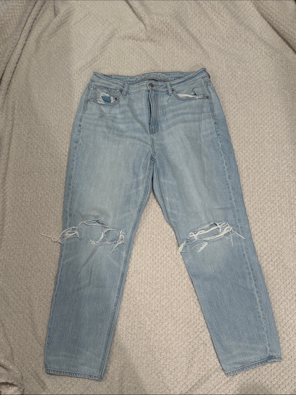 American Eagle Outfitters Light Blue Distressed Boyfriend Jeans